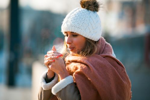Froid - mains - déshydrater - hiver - conseils
