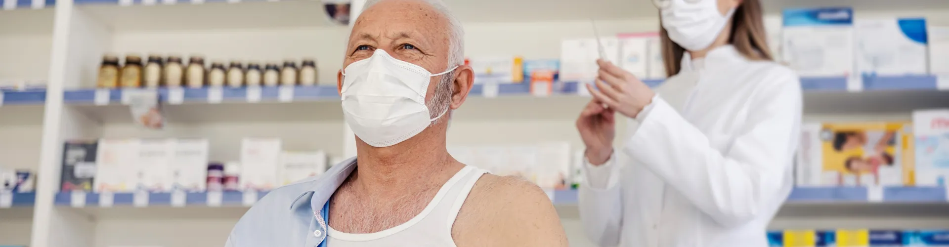 homme-vacciner-pharmacien-forme